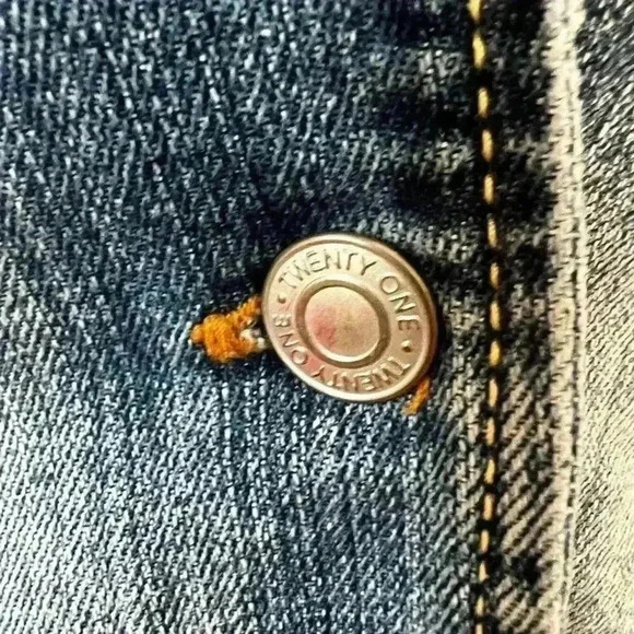 Vintage Distressed Twenty One Women's Sz L Form Fitting Jean Jacket - Picture 5 of 5